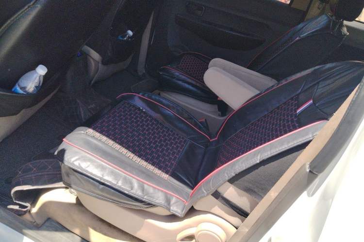 Used Wuling Hongguang 2014 1.5L S Standard Version Left Rear Seat