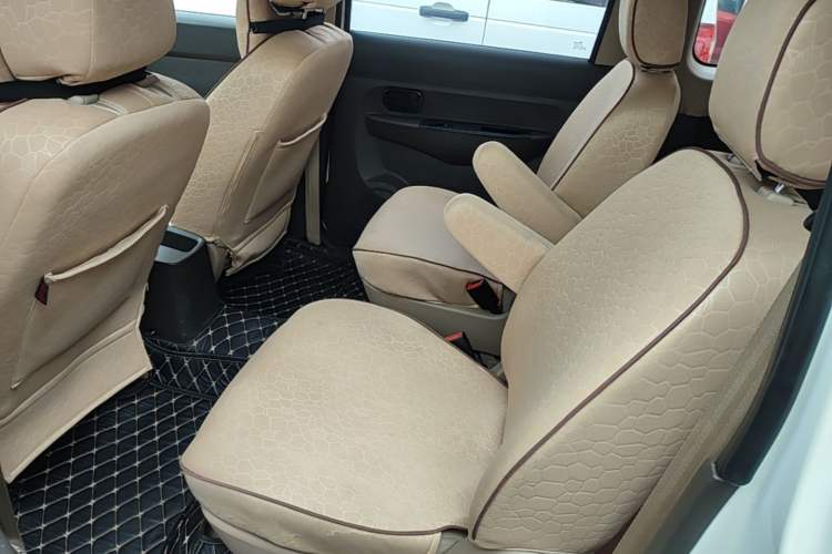 Used Wuling Hongguang 2014 1.5L S Standard Version Left Rear Seat