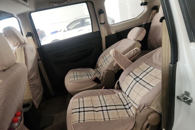 Used Wuling Hongguang 2014 1.5L S Standard Version Left Rear Seat
