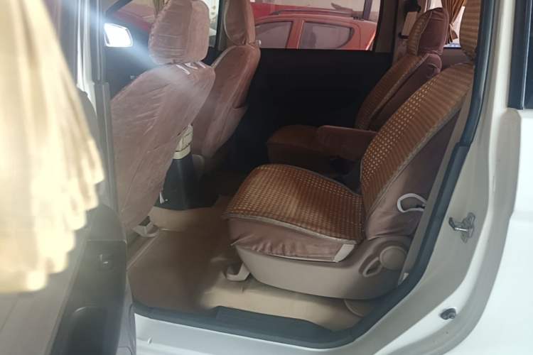 Used Wuling Hongguang 2014 1.5L S Standard Version Left Rear Seat