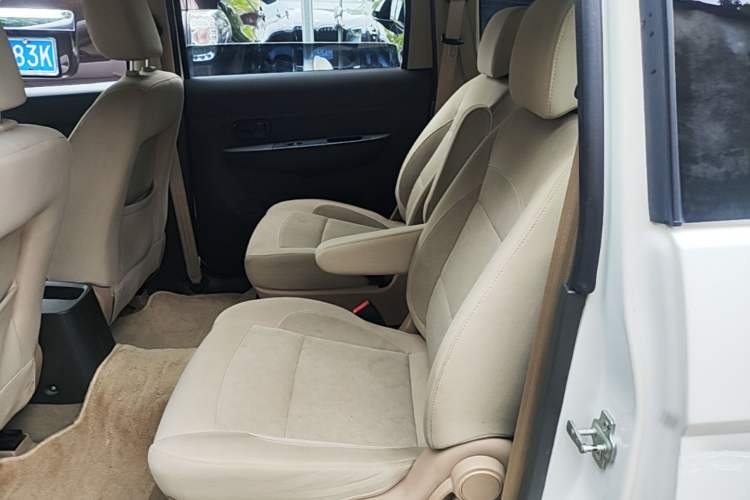 Used Wuling Hongguang 2014 1.5L S Standard Version Left Rear Seat
