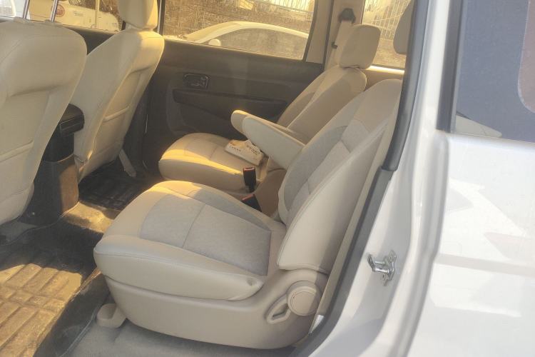Used Wuling Hongguang 2014 1.5L S Standard Version Left Rear Seat