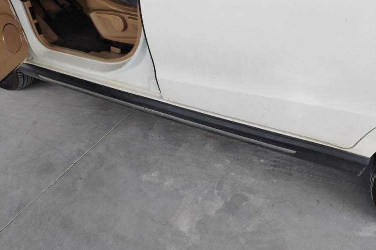 Used Wuling Hongguang 2014 1.5L S Luxury Model Left Side Sill