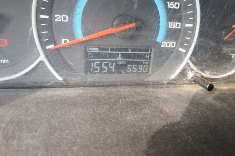 Used Wuling Hongguang 2014 1.5L S Comfort Model Odometer Close Up