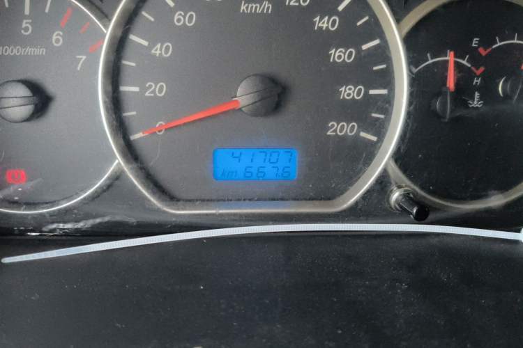 Used Wuling Hongguang 2014 1.5L S Standard Version Odometer Close Up
