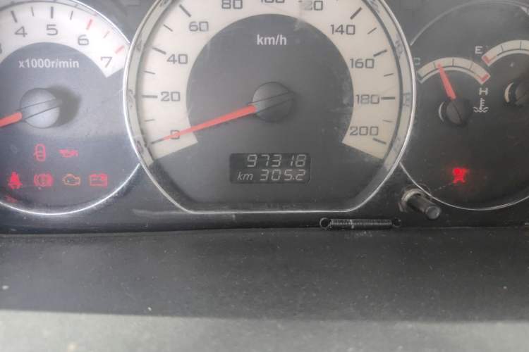 Used Wuling Hongguang 2014 1.5L S Luxury Model Odometer Close Up