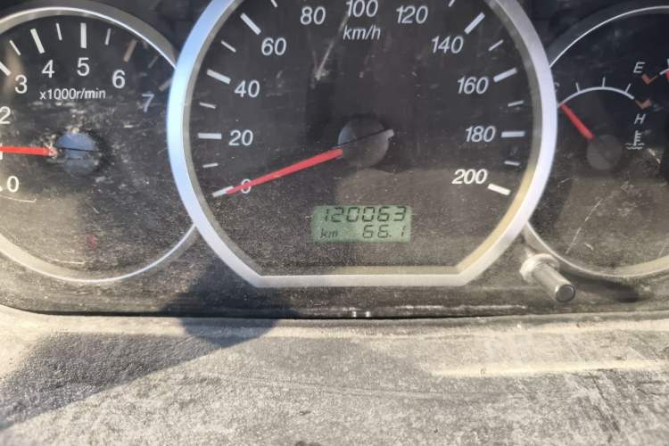 Used Wuling Hongguang 2014 1.2L Base Model China IV Odometer Close Up