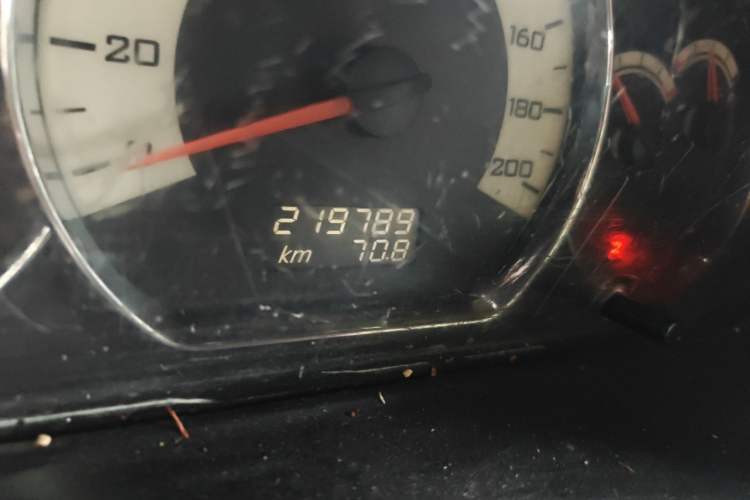 Used Wuling Hongguang 2014 1.2L S Comfort Model China IV Odometer Close Up