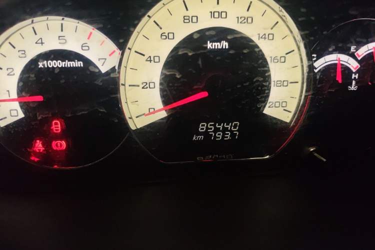 Used Wuling Hongguang 2014 1.2L S Comfort Model China IV Odometer Close Up
