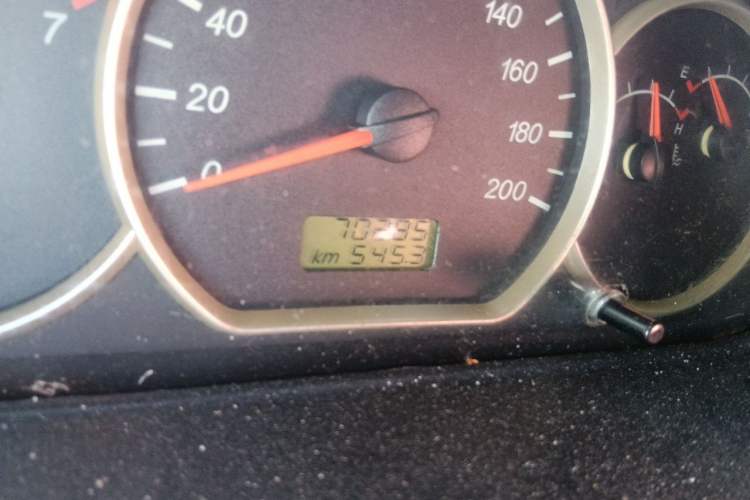 Used Wuling Hongguang 2014 1.5L Base Version Odometer Close Up