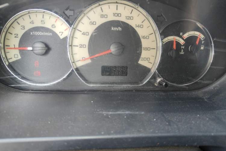 Used Wuling Hongguang 2014 1.5L S Comfort Model Odometer Close Up