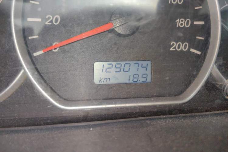 Used Wuling Hongguang 2014 1.5L S Standard Version Odometer Close Up