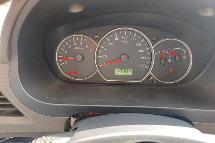 Used Wuling Hongguang 2014 1.5L Base Version Odometer Close Up