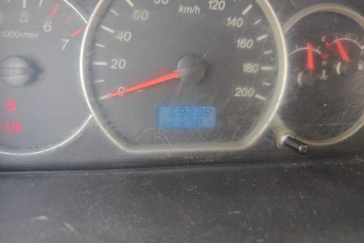 Used Wuling Hongguang 2014 1.5L S Standard Version Odometer Close Up