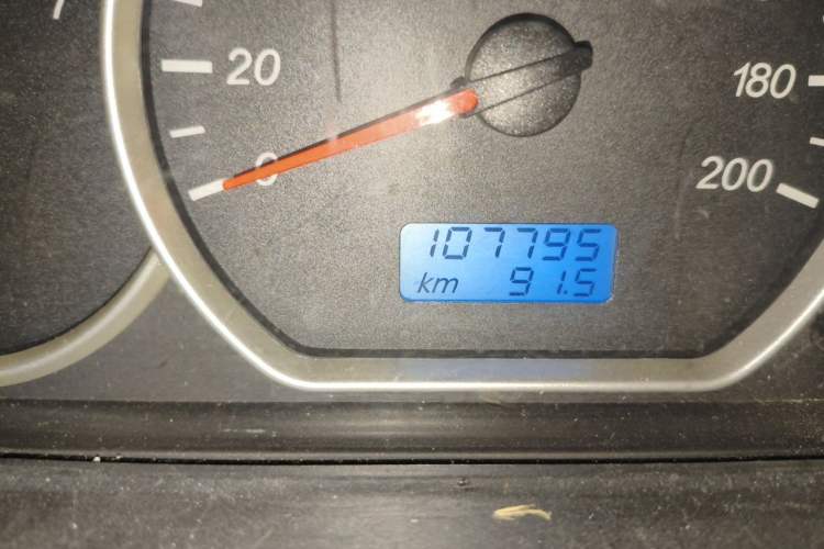 Used Wuling Hongguang 2014 1.5L S Standard Version Odometer Close Up