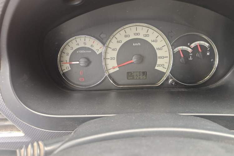Used Wuling Hongguang 2014 1.5L S Comfort Model Odometer Close Up
