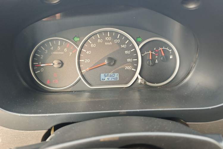 Used Wuling Hongguang 2014 1.5L S Standard Version Odometer Close Up