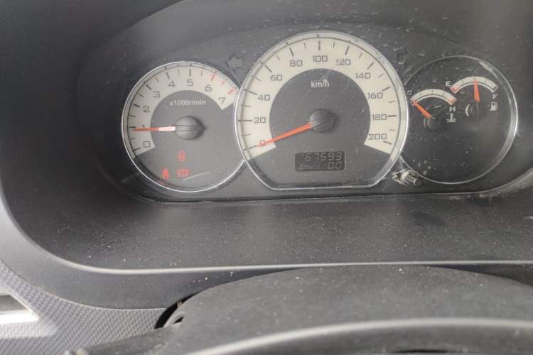 Used Wuling Hongguang 2014 1.5L S Comfort Model Odometer Close Up