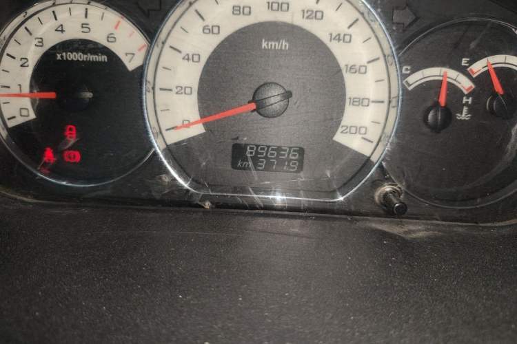 Used Wuling Hongguang 2014 1.5L S Comfort Model Odometer Close Up