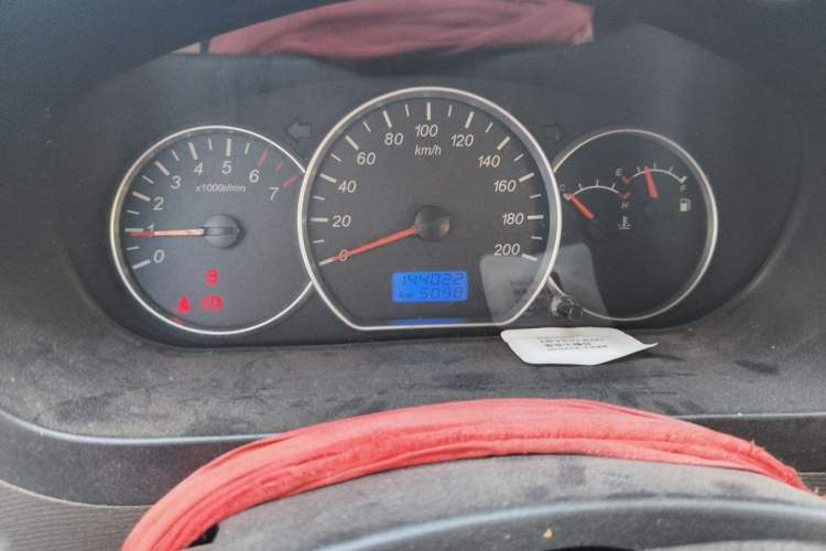Used Wuling Hongguang 2014 1.5L S Standard Version Odometer Close Up