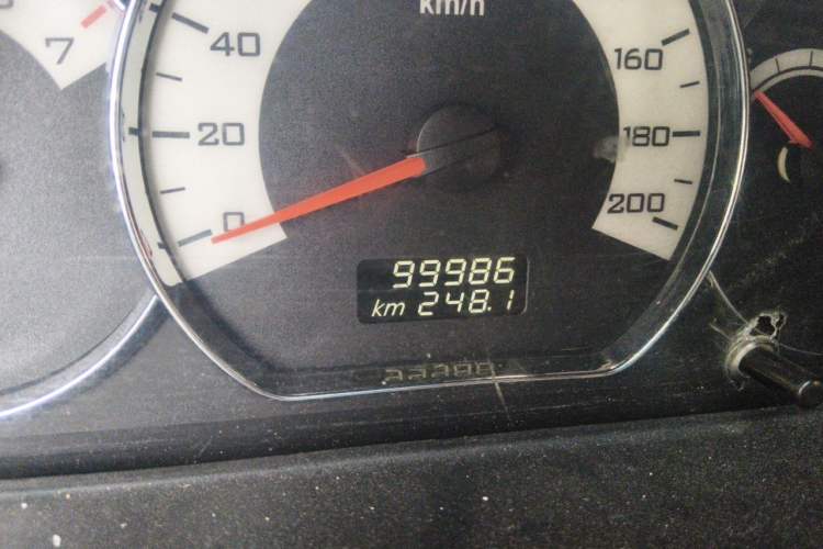 Used Wuling Hongguang 2014 1.2L S Comfort Model China IV Odometer Close Up