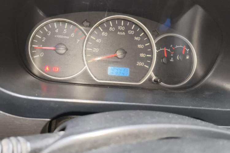 Used Wuling Hongguang 2014 1.5L S Standard Version Odometer Close Up