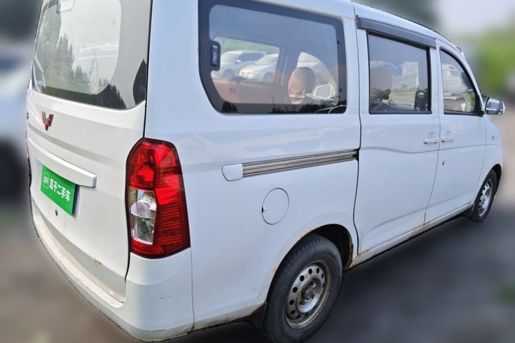 Used Wuling Hongguang 2014 1.5L S Comfort Model Rear Right 45 Deg
