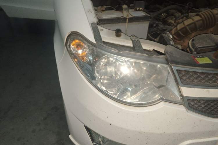 Used Wuling Hongguang 2014 1.5L S Standard Version Right Front Headlight