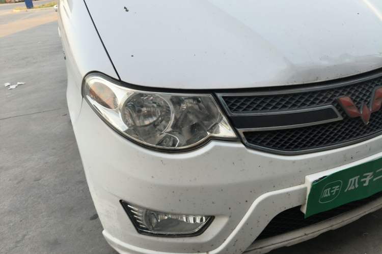 Used Wuling Hongguang 2014 1.5L S Standard Version Right Front Headlight
