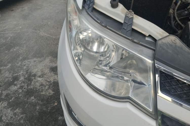 Used Wuling Hongguang 2014 1.5L S Standard Version Right Front Headlight