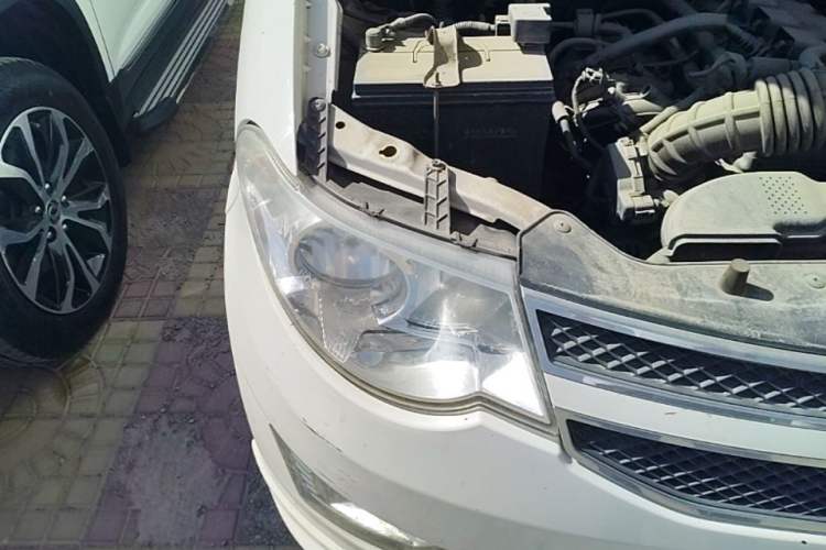 Used Wuling Hongguang 2014 1.5L S Standard Version Right Front Headlight