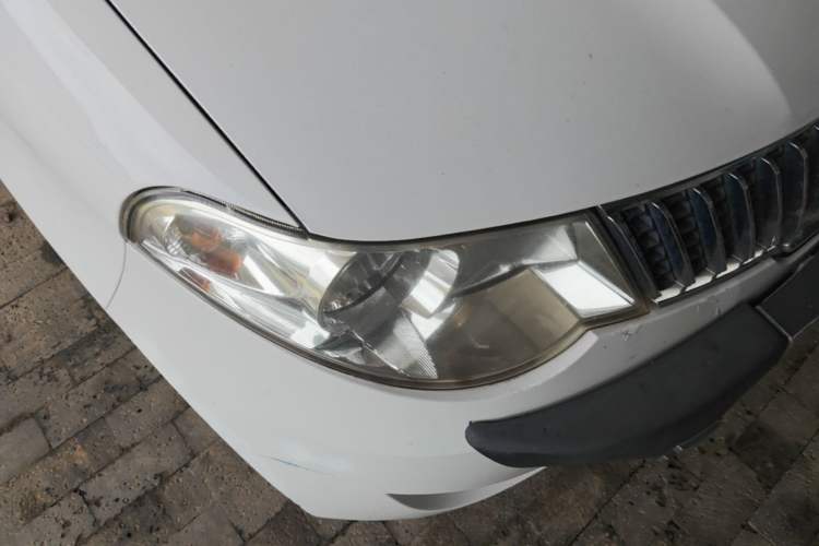 Used Wuling Hongguang 2014 1.5L S Luxury Model Right Front Headlight