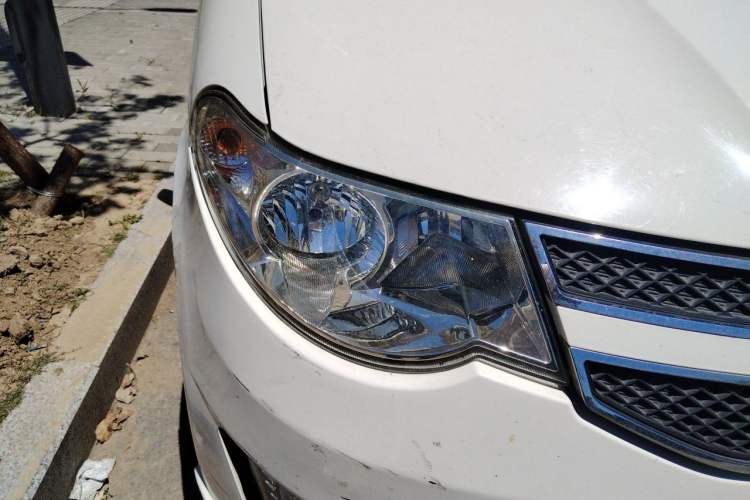 Used Wuling Hongguang 2014 1.5L S Standard Version Right Front Headlight