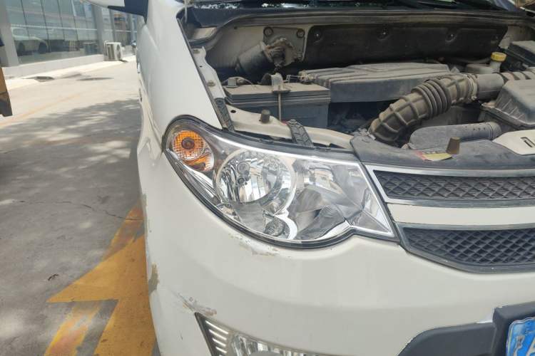 Used Wuling Hongguang 2014 1.5L S Luxury Model Right Front Headlight