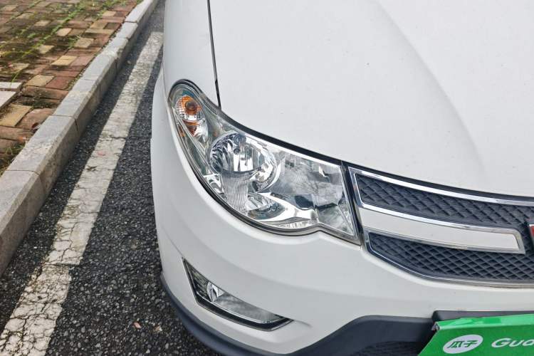Used Wuling Hongguang 2014 1.5L S Comfort Model Right Front Headlight
