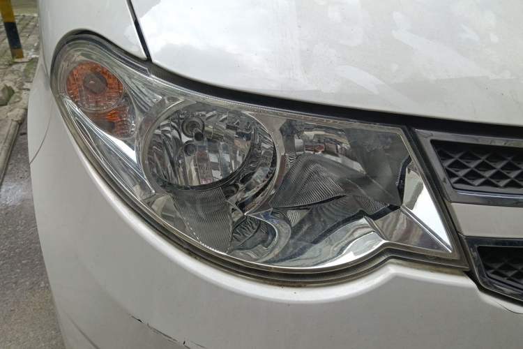 Used Wuling Hongguang 2014 1.5L S Standard Version Right Front Headlight