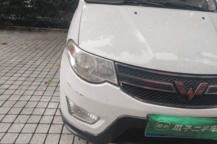 Used Wuling Hongguang 2014 1.5L S Comfort Model Right Front Headlight