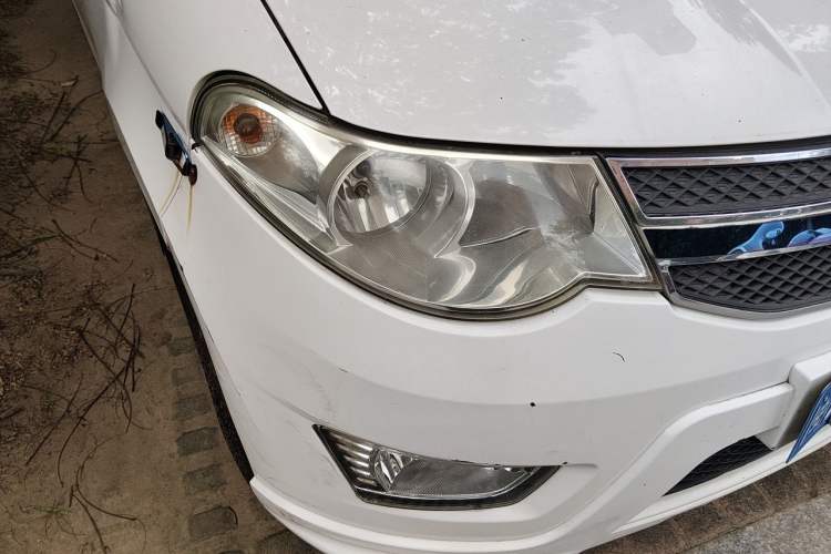 Used Wuling Hongguang 2014 1.5L S Standard Version Right Front Headlight
