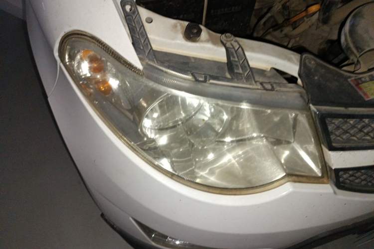 Used Wuling Hongguang 2014 1.2L S Comfort Model China IV Right Front Headlight
