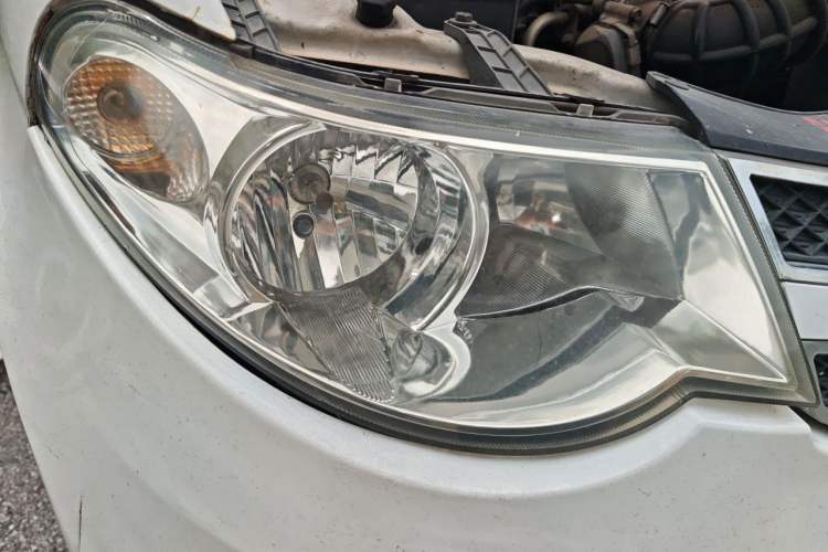 Used Wuling Hongguang 2014 1.2L Base Model China IV Right Front Headlight