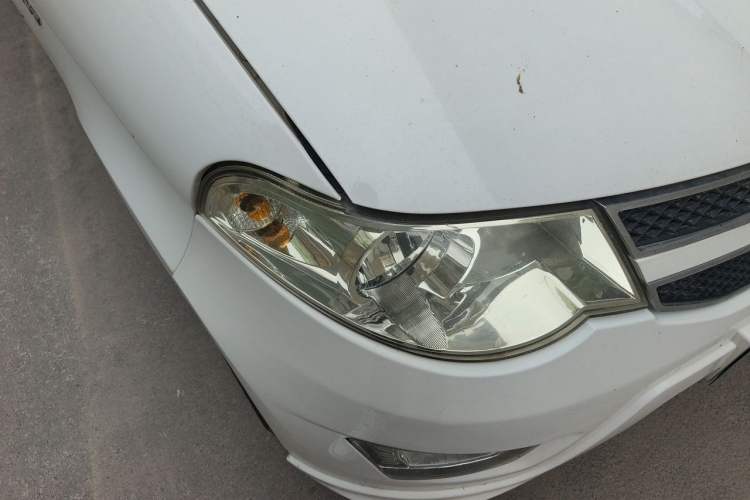 Used Wuling Hongguang 2014 1.5L S Standard Version Right Front Headlight