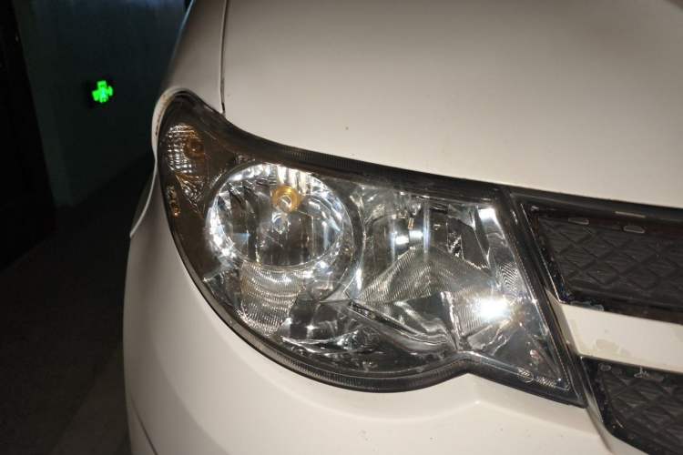 Used Wuling Hongguang 2014 1.5L S Standard Version Right Front Headlight