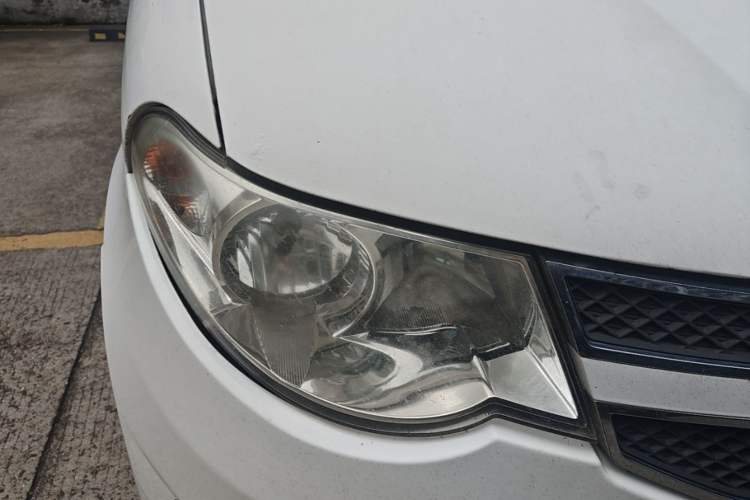 Used Wuling Hongguang 2014 1.5L S Comfort Model Right Front Headlight