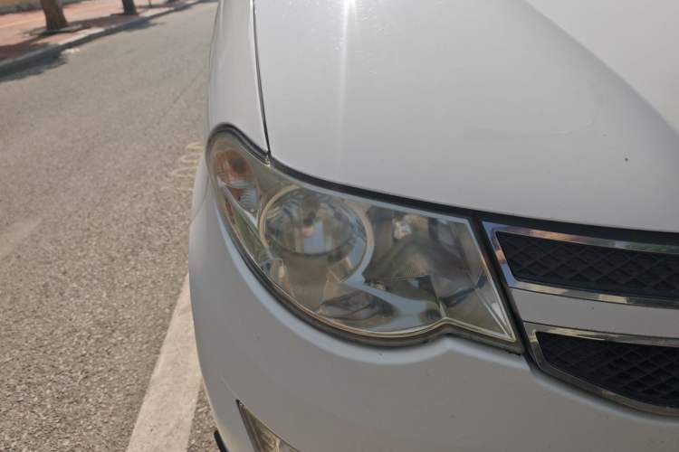 Used Wuling Hongguang 2014 1.5L S Comfort Model Right Front Headlight