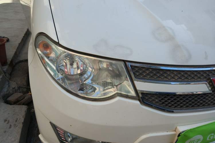 Used Wuling Hongguang 2014 1.5L S Standard Version Right Front Headlight