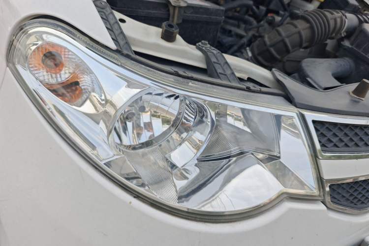Used Wuling Hongguang 2014 1.5L S Standard Version Right Front Headlight