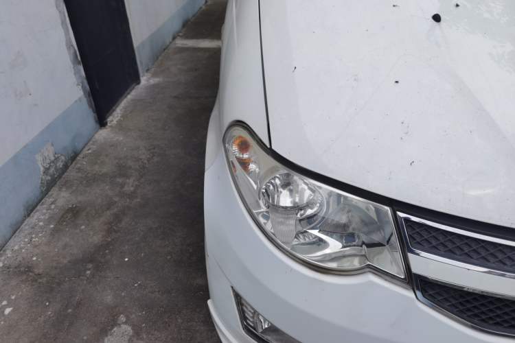 Used Wuling Hongguang 2014 1.5L S Standard Version Right Front Headlight