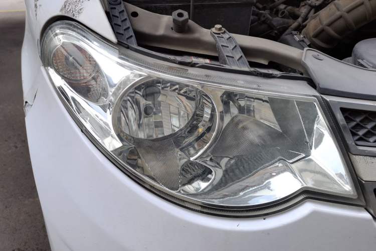 Used Wuling Hongguang 2014 1.5L S Standard Version Right Front Headlight