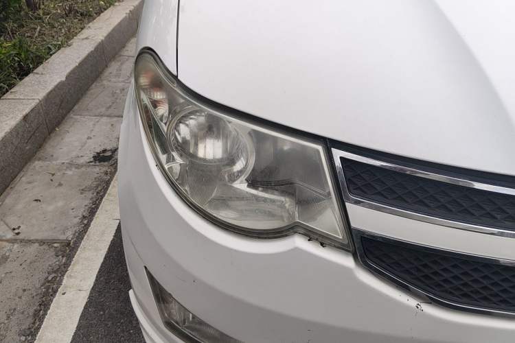 Used Wuling Hongguang 2014 1.5L S Standard Version Right Front Headlight