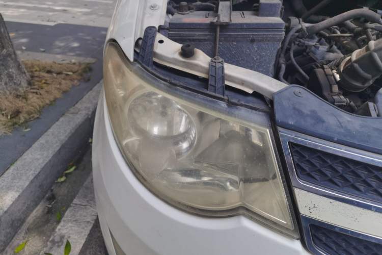Used Wuling Hongguang 2014 1.5L S Comfort Model Right Front Headlight